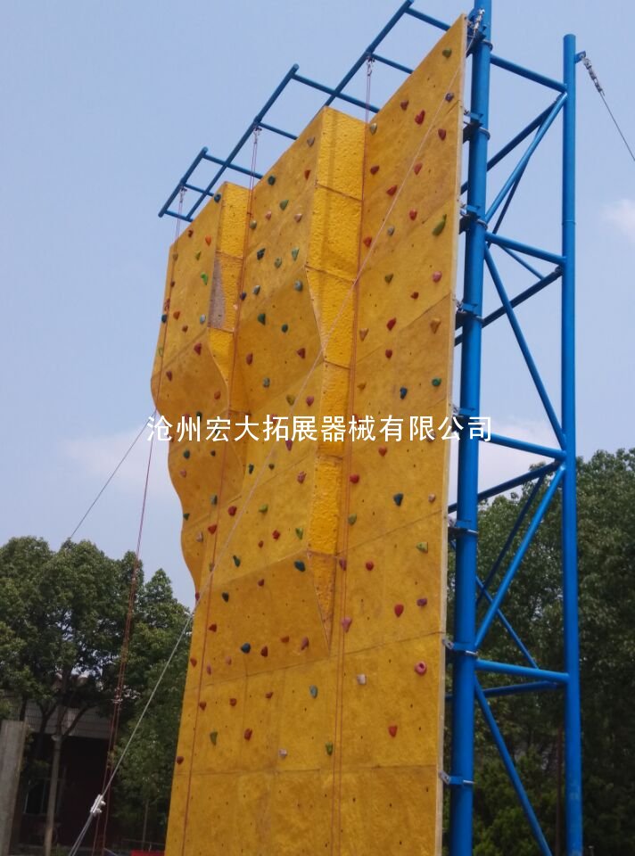 独立攀岩墙，攀岩设施，攀岩墙生产厂家
